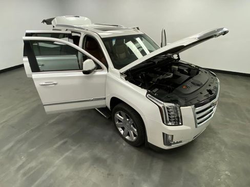 Used 2016 Cadillac Escalade Premium image 54