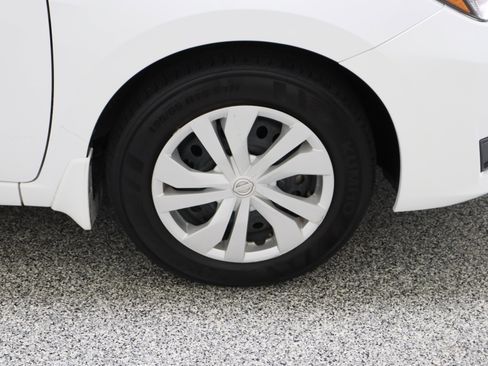 Used 2025 Nissan Versa S w/ Trunk Package image 5