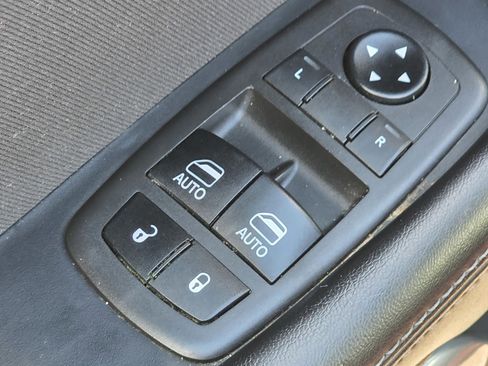 Used 2021 Dodge Challenger SXT image 19