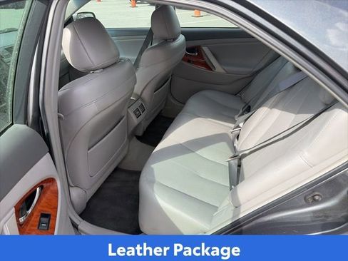 Used 2011 Toyota Camry XLE w/ XLE Extra-Value Pkg #2 FWD image 11
