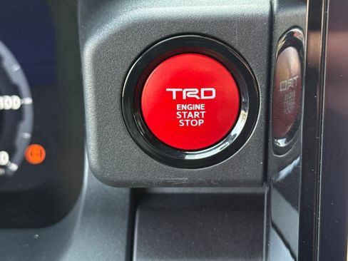 Used 2025 Toyota 4Runner TRD Off-Road Premium AWD/4WD image 24