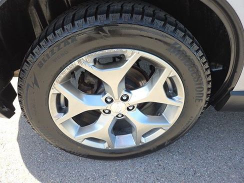 Used 2016 Subaru Forester 2.5i Touring w/ Eyesight & Navigation System AWD/4WD image 21