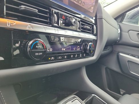 New 2026 Nissan Pathfinder SL FWD image 30