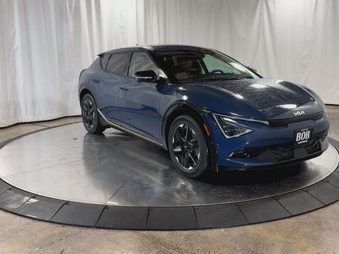 New 2025 Kia EV6 Wind image 3