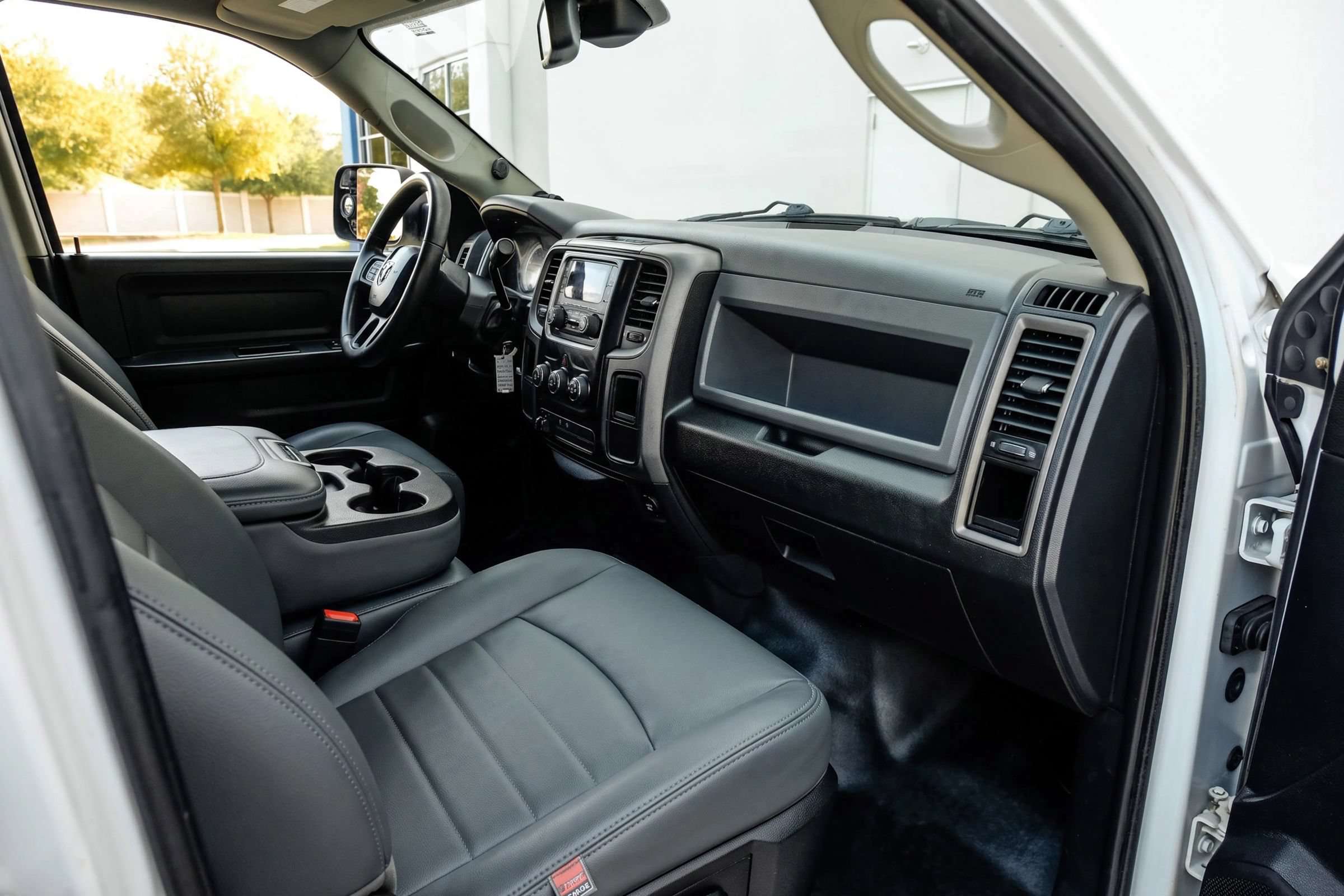Used 2016 RAM 2500 Tradesman w/ Chrome Appearance Group RWD image 18