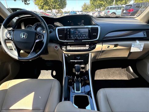 Used 2017 Honda Accord EX-L image 10
