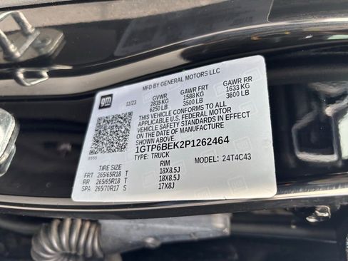 Used 2023 GMC Canyon Elevation w/ Elevation Premium Package image 14