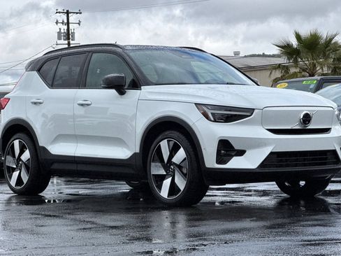 New 2026 Volvo EX40 Plus w/ Climate Package image 9