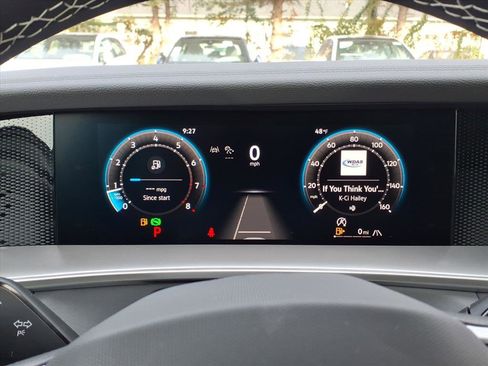 New 2025 Volkswagen Tiguan SE image 10