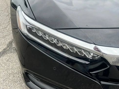 Used 2018 Honda Accord Touring image 33