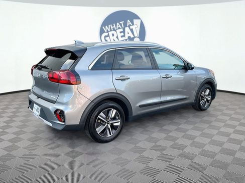 Certified 2022 Kia Niro LXS image 4