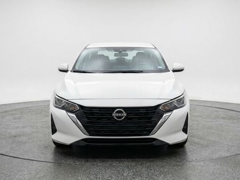 Used 2025 Nissan Sentra SV image 2