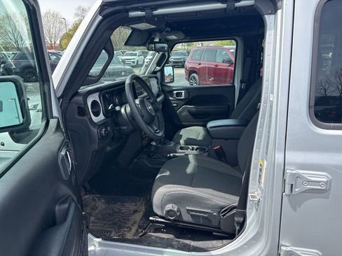 Used 2024 Jeep Wrangler Unlimited Sport AWD/4WD image 10