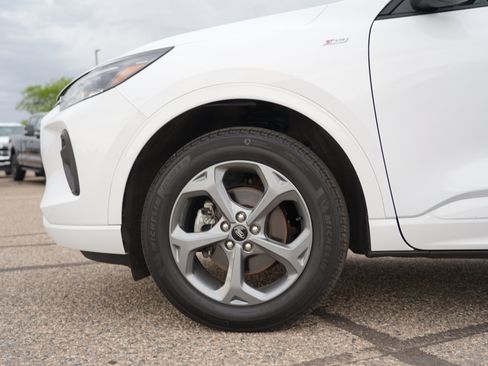 Used 2023 Ford Escape ST-Line w/ Tech Pack #1 AWD/4WD image 13