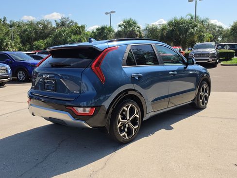 Certified 2024 Kia Niro EX Touring FWD image 8