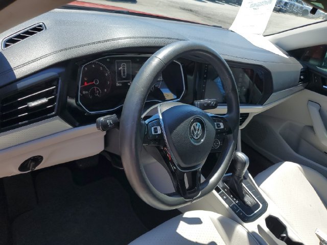 Used 2020 Volkswagen Jetta SE w/ SE Cold Weather Package FWD image 20