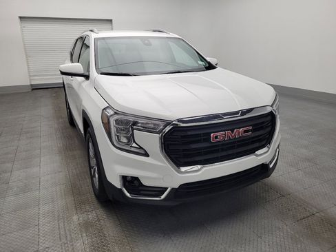 Used 2024 GMC Terrain SLT image 14