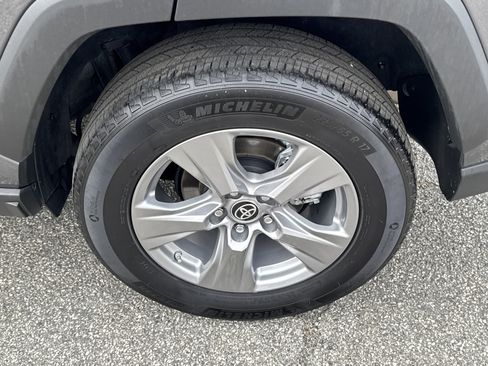 Used 2022 Toyota RAV4 LE image 19