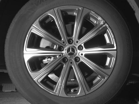 Used 2024 Mercedes-Benz GLC 300 4MATIC image 13