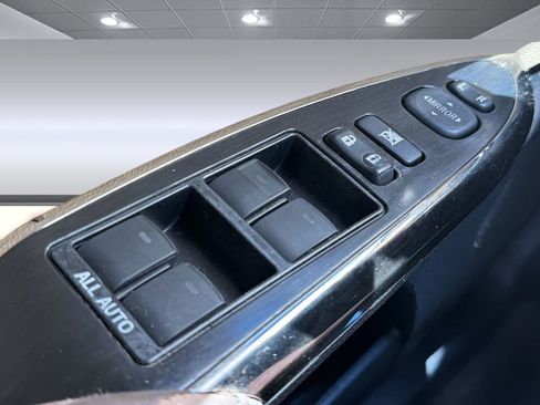 Used 2014 Toyota Avalon Limited w/ Technology Package FWD image 24