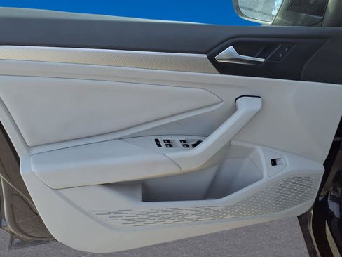 Used 2020 Volkswagen Jetta S image 11