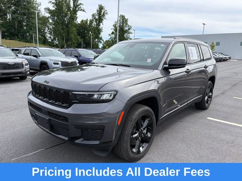 Used 2025 Jeep Grand Cherokee L Altitude AWD/4WD image 3