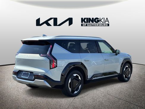 Certified 2024 Kia EV9 Land AWD/4WD image 3