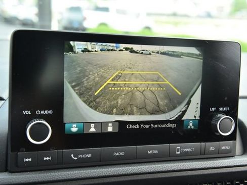 Used 2025 Honda CR-V EX image 12