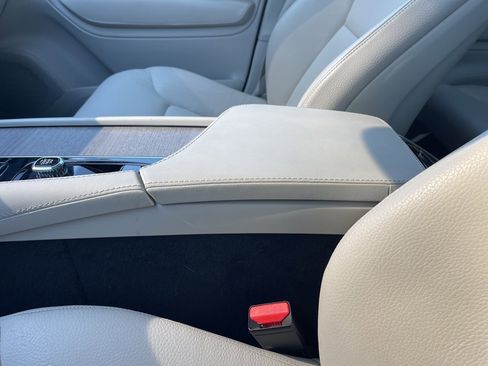 Used 2024 Volvo XC90 B6 Plus image 13