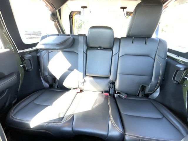 Used 2024 Jeep Wrangler Unlimited Sahara w/ Technology Group AWD/4WD image 13