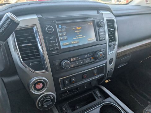 Used 2018 Nissan Titan SL w/ Chrome Package image 16