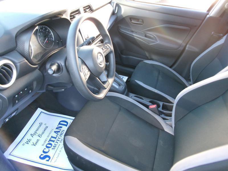 Used 2025 Nissan Versa S w/ Trunk Package FWD image 5