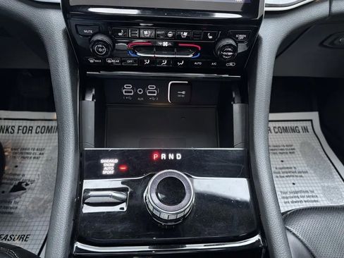 Used 2023 Jeep Grand Cherokee Limited w/ Luxury Tech Group II image 17