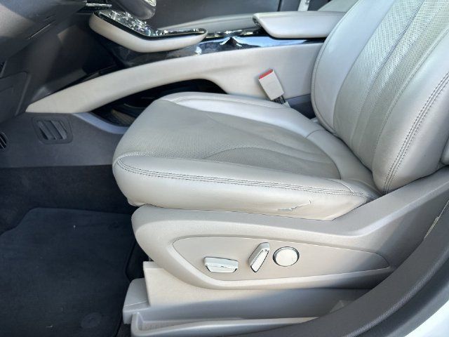 Used 2023 Lincoln Nautilus Reserve AWD/4WD image 13