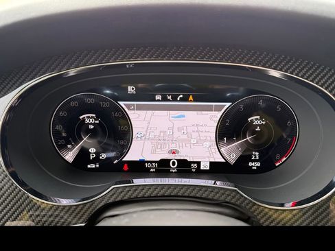 Used 2023 Bentley Bentayga Extended Wheelbase AWD/4WD image 18