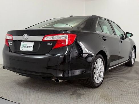 Used 2012 Toyota Camry XLE w/ Leather Pkg FWD image 9