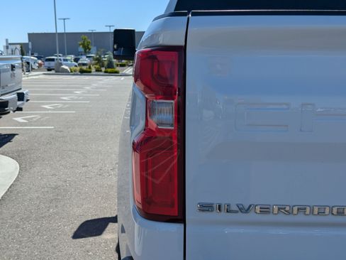 Used 2024 Chevrolet Silverado 1500 RST AWD/4WD image 45