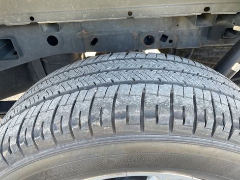 Certified 2022 Ford F150 XLT w/ Equipment Group 302A High image 10