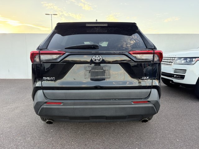 Used 2019 Toyota RAV4 XLE AWD/4WD image 5