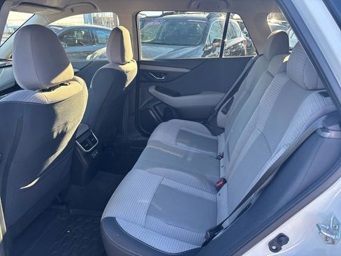 Used 2022 Subaru Outback Premium image 9