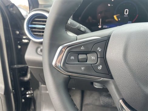 Used 2025 Chevrolet Trax LT w/ Driver Confidence Package image 16