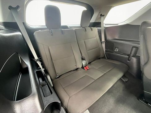 Used 2022 Ford Explorer XLT image 27