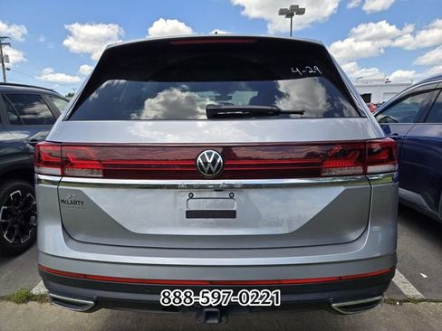Certified 2024 Volkswagen Atlas SE w/ Panoramic Sunroof Package FWD image 5