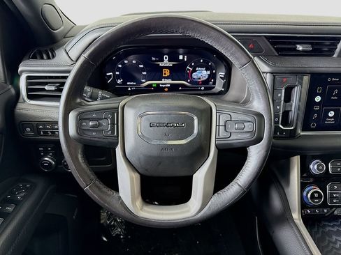 Used 2022 GMC Yukon XL Denali AWD/4WD image 11