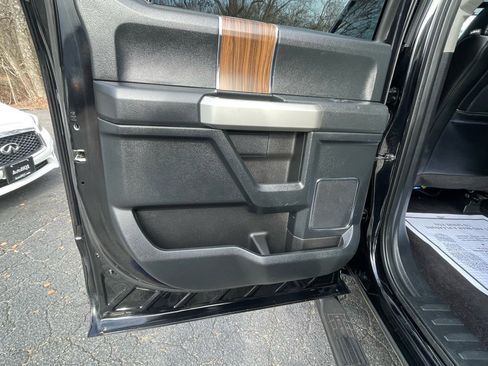 Used 2016 Ford F150 Lariat image 19