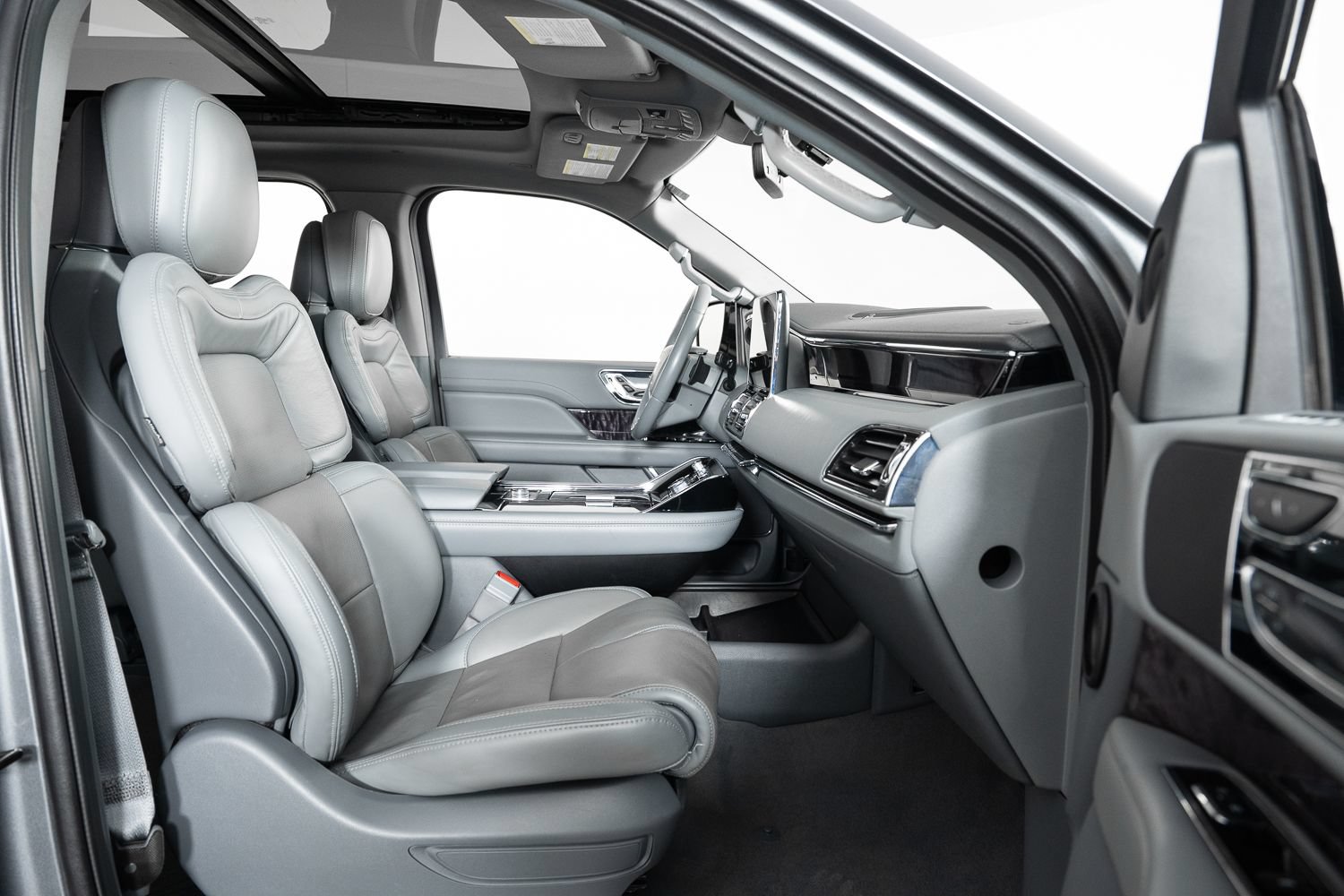Used 2021 Lincoln Navigator L Reserve AWD/4WD image 27