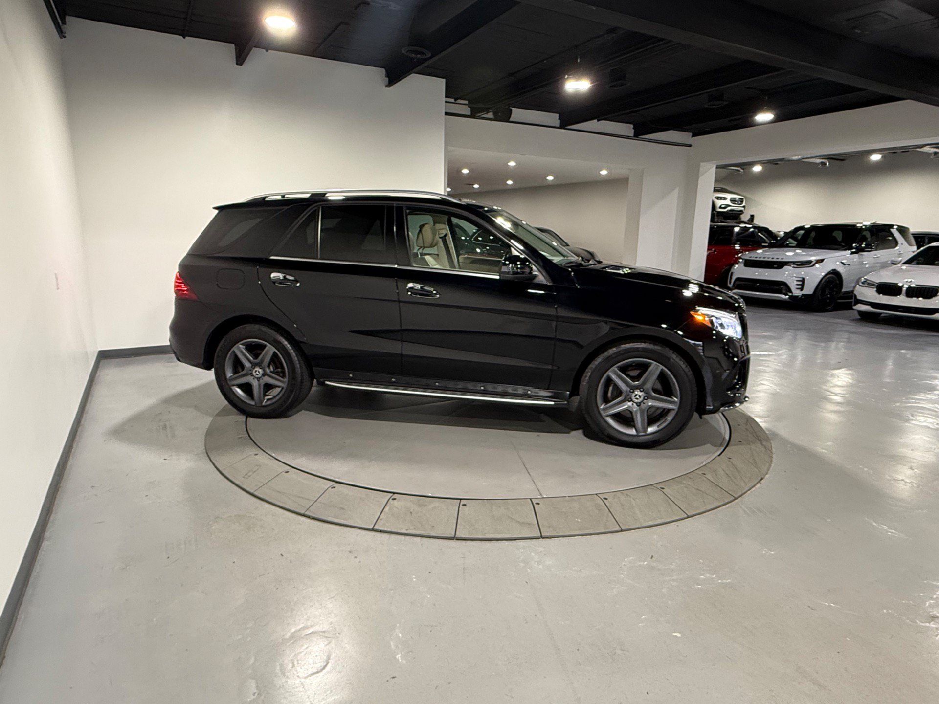 Used 2016 Mercedes-Benz GLE 400 4MATIC image 9