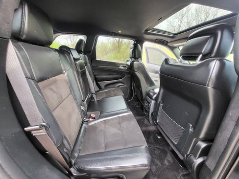 Used 2019 Jeep Grand Cherokee Altitude image 18