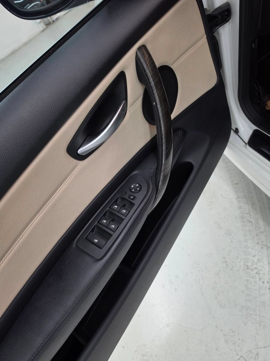 Used 2013 BMW 135i Convertible RWD image 35