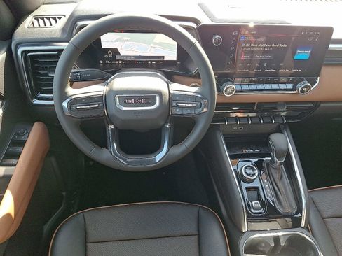 Used 2026 GMC Canyon AT4 w/ Technology Plus Package AWD/4WD image 7